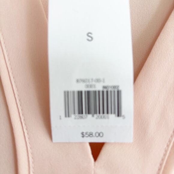 NWT Banana Republic Sz S Peach V-Neck Lightweight Sleeveless Top Flowy Dressy - Picture 4 of 9